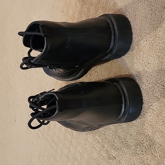 Steve Madden girls boots size 4 - Picture 3 of 5